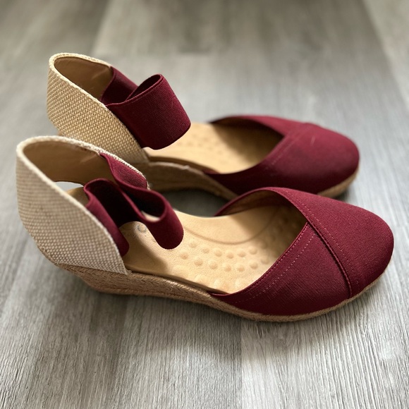 Ladies Espadrilles - Picture 2 of 3